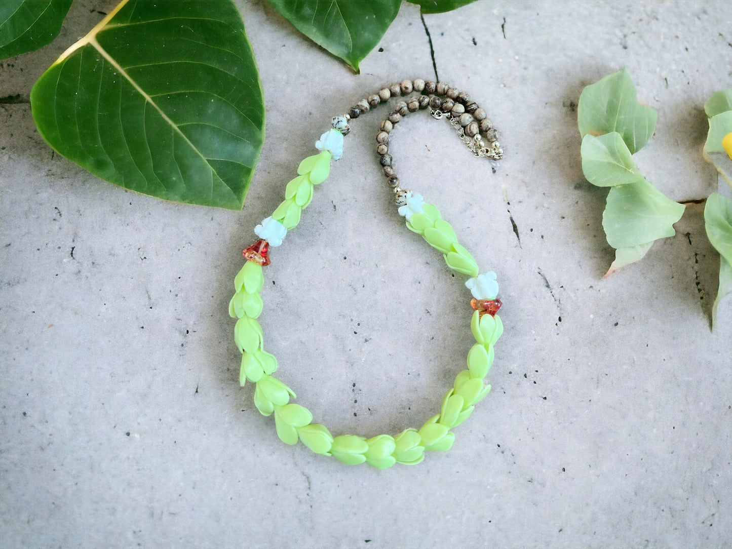 Pakalana Accent Lei