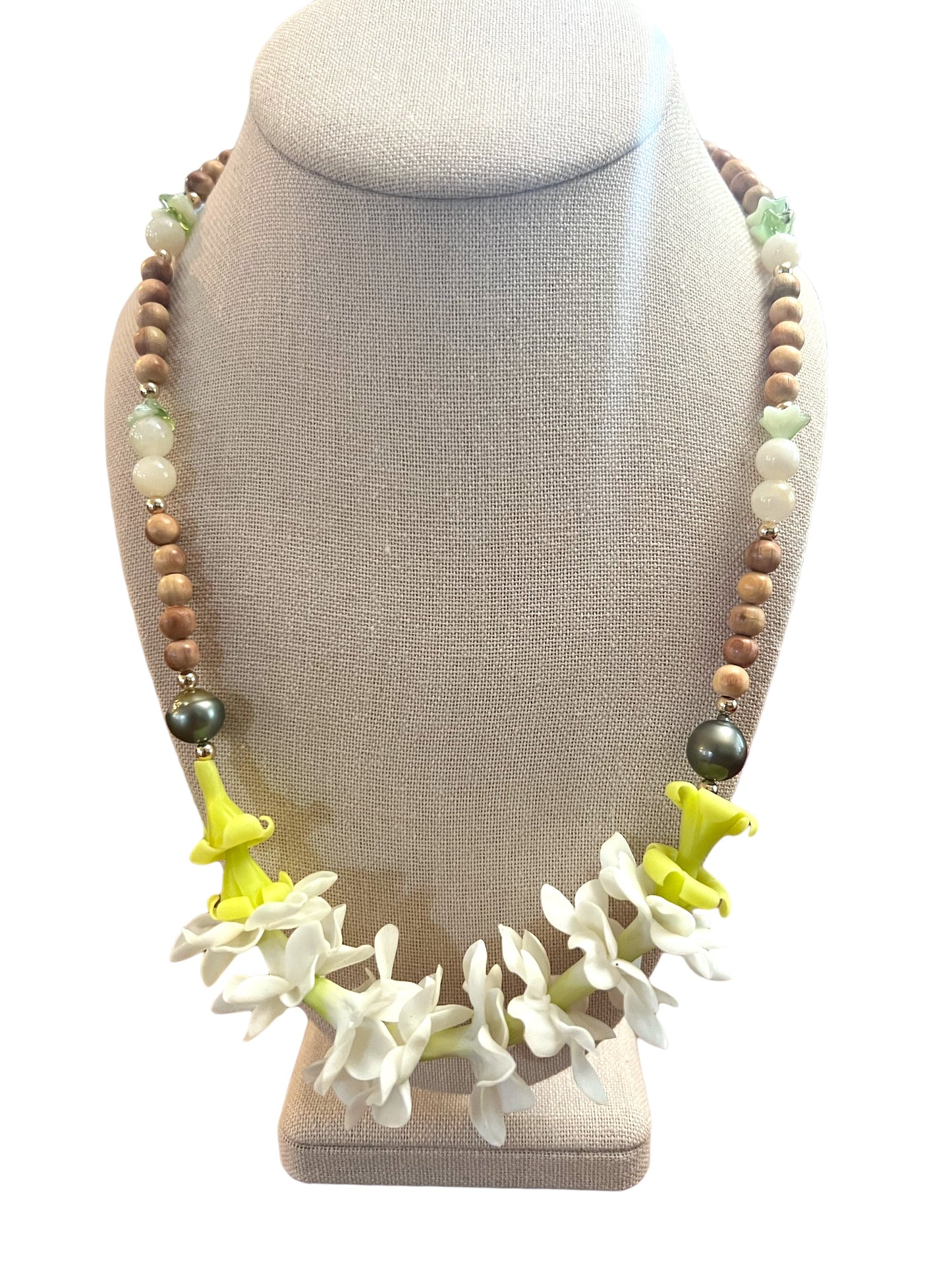Pikake Tahitian Pearl Cedar Wood Lei