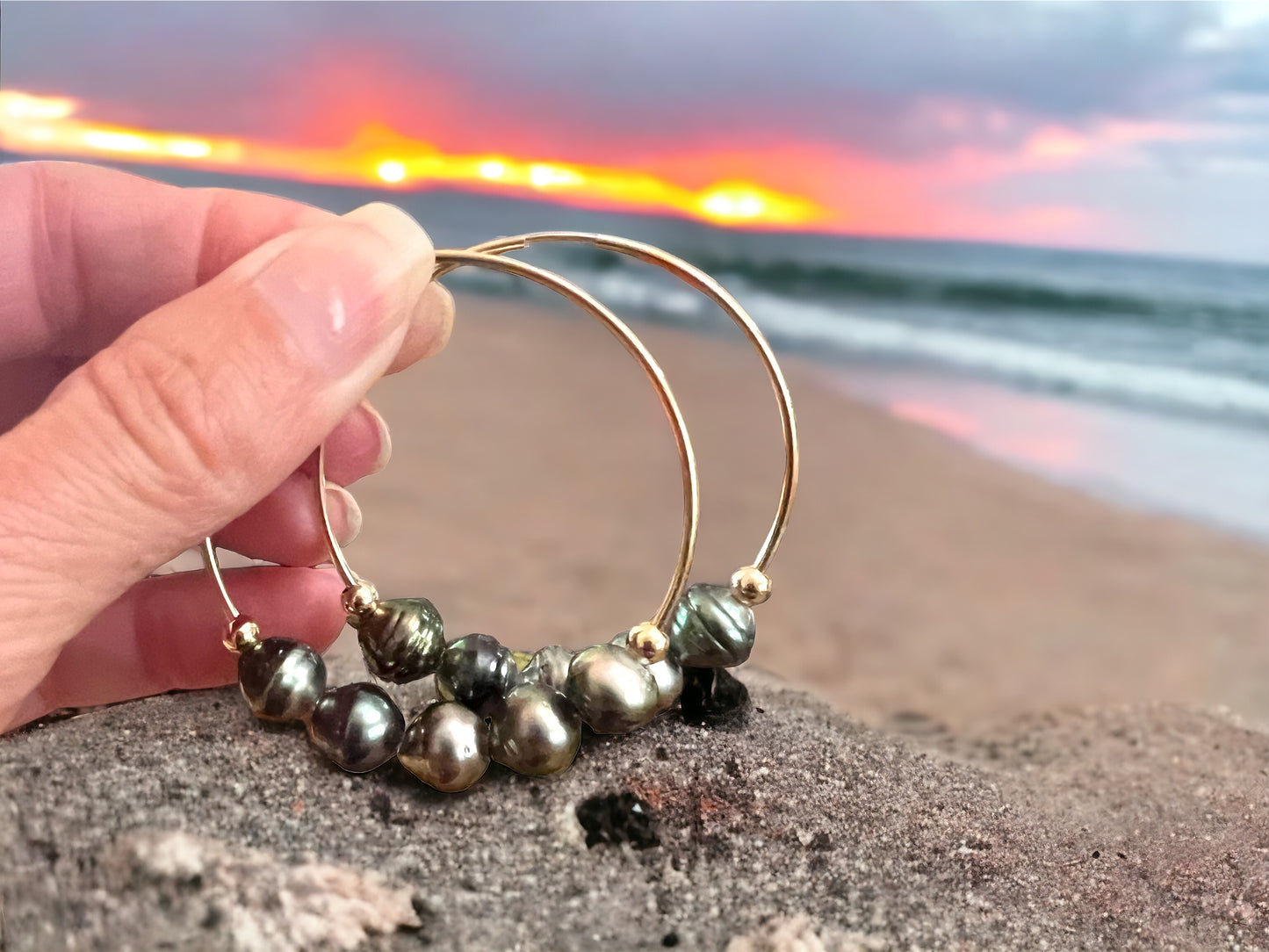 Ombré Tahitian Pearl Hoops