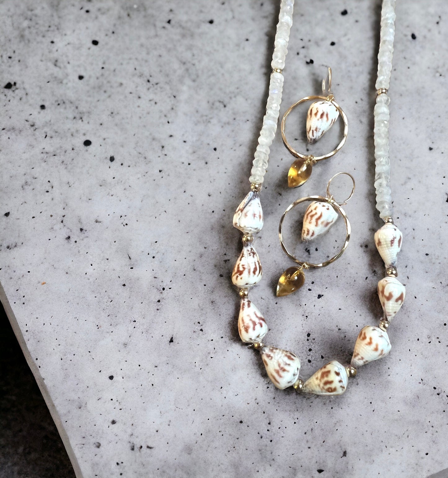 Sponsal Cone Shell Moonstone Necklace