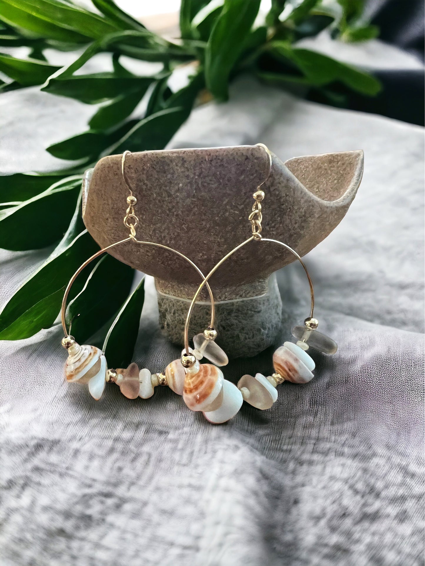 Wanderer Hoops - Puka Shell