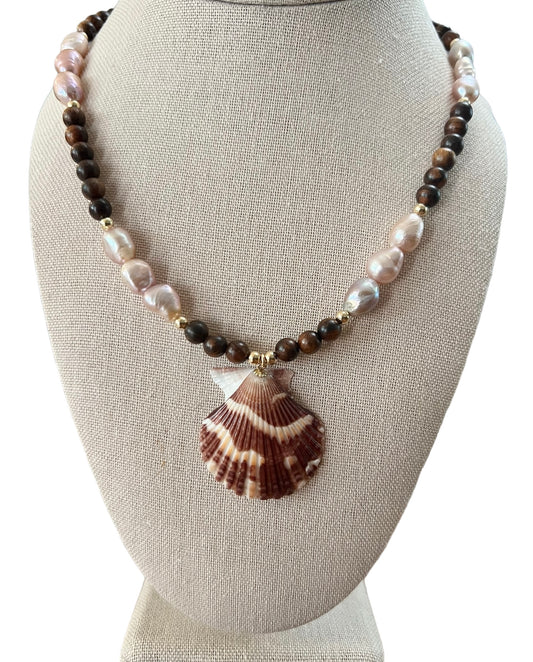 Tranquebar Scallop Shell & Pearl Necklace