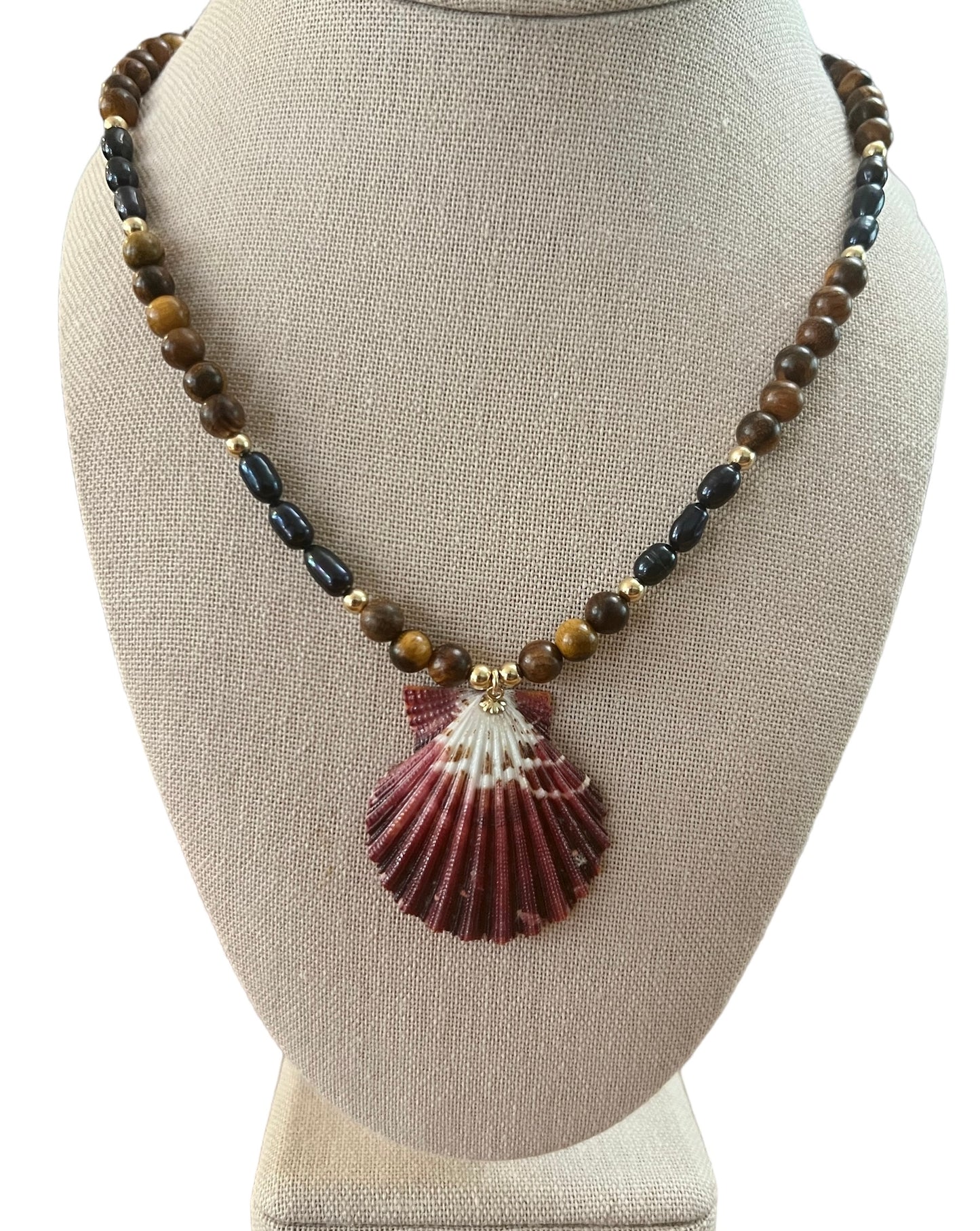 Royal Cloak Scallop Shell &  Pearl Necklace