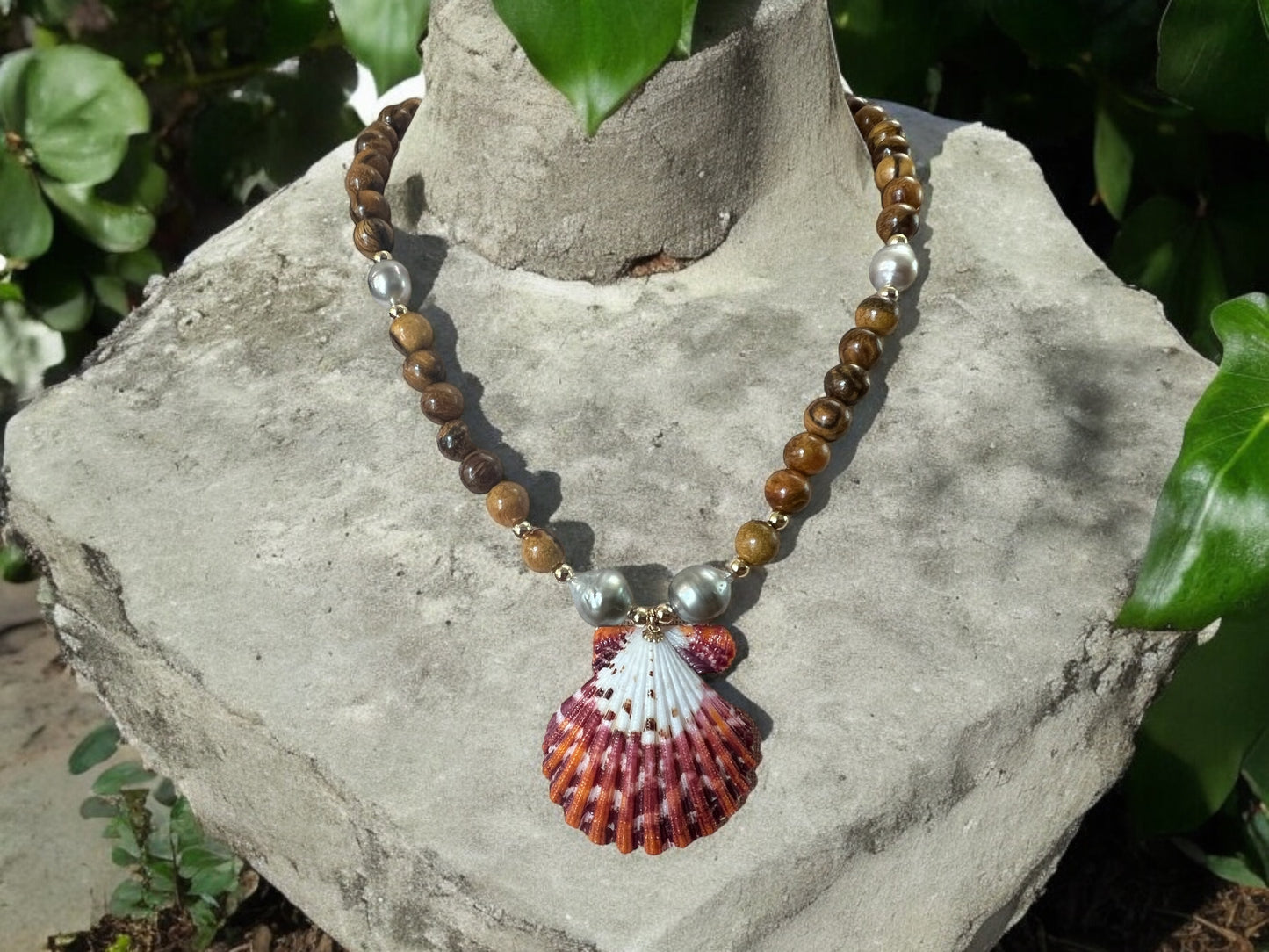 Royal Cloak Scallop Shell & Tahitian Pearl Necklace