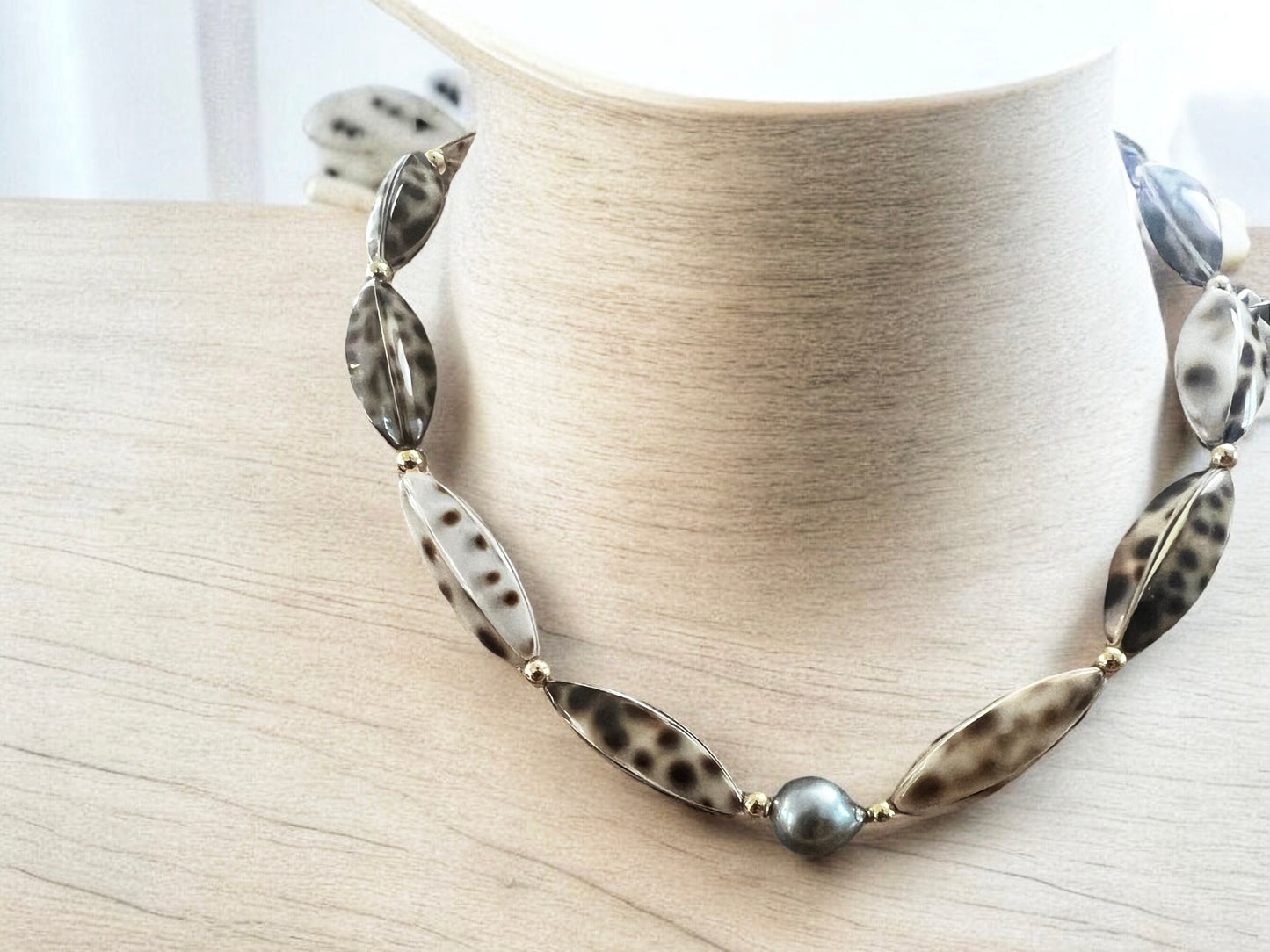Tiger Cowrie Tahitian Necklace