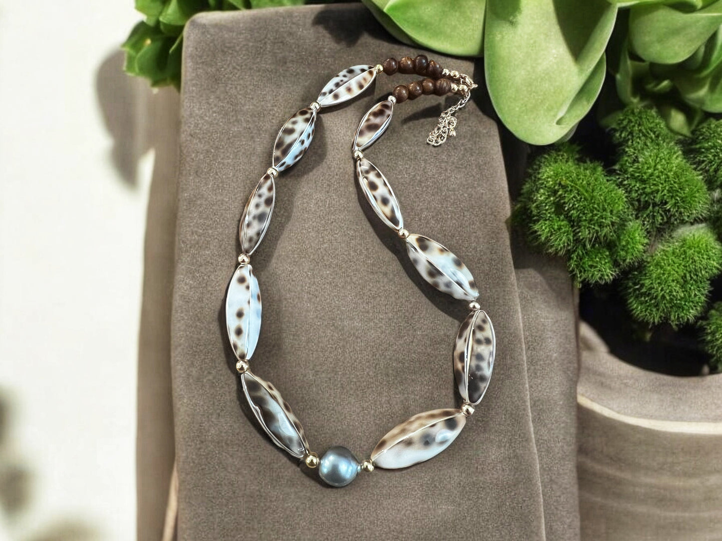 Tiger Cowrie Tahitian Necklace