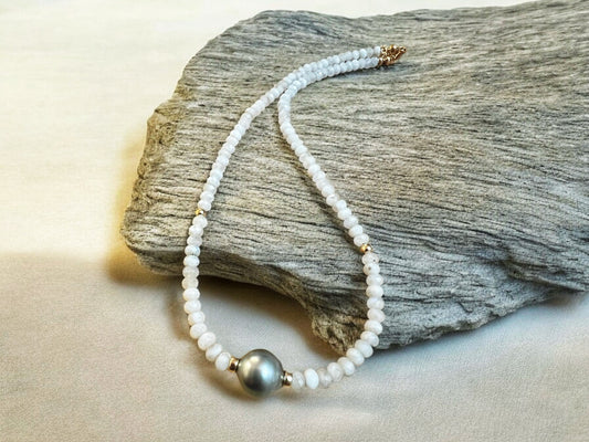 Moonstone Tahitian  Solitaire Necklace