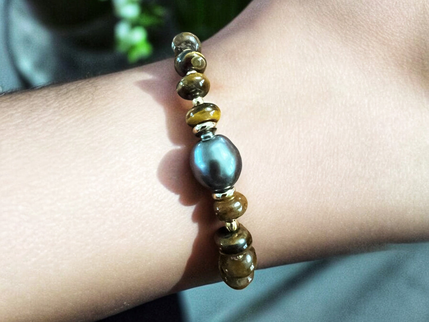 Tahitian Pearl Tiger’s Eye Stretch Bracelet