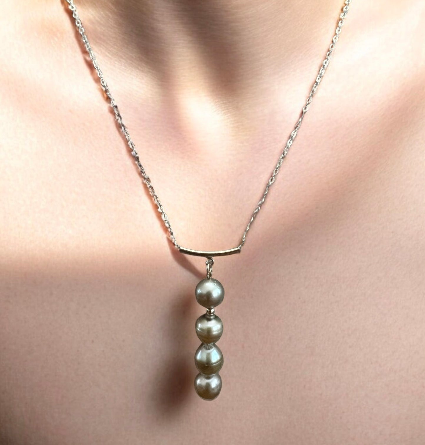 Green Tahitian Bar Necklace