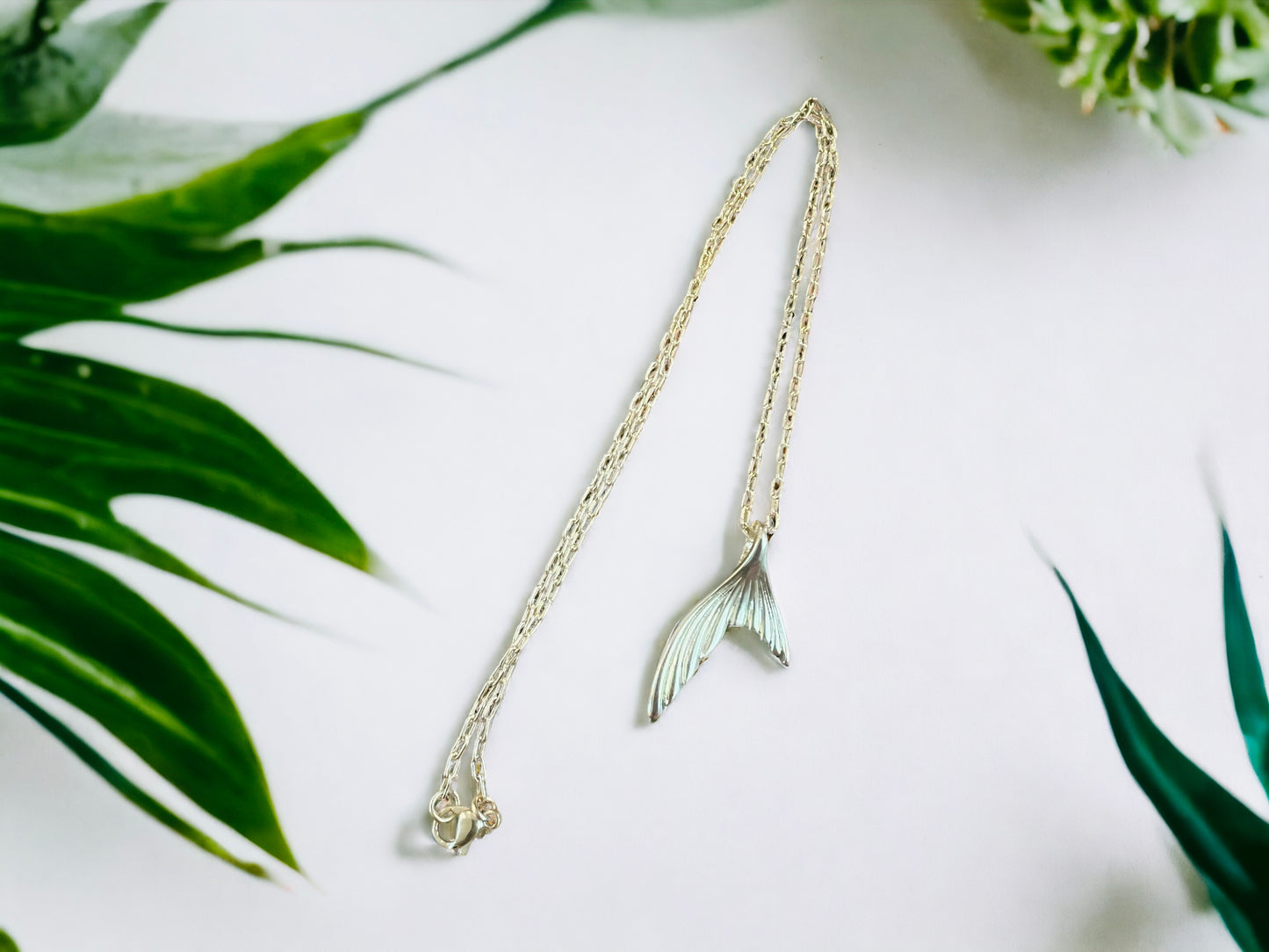 Whale Tail Link Necklace