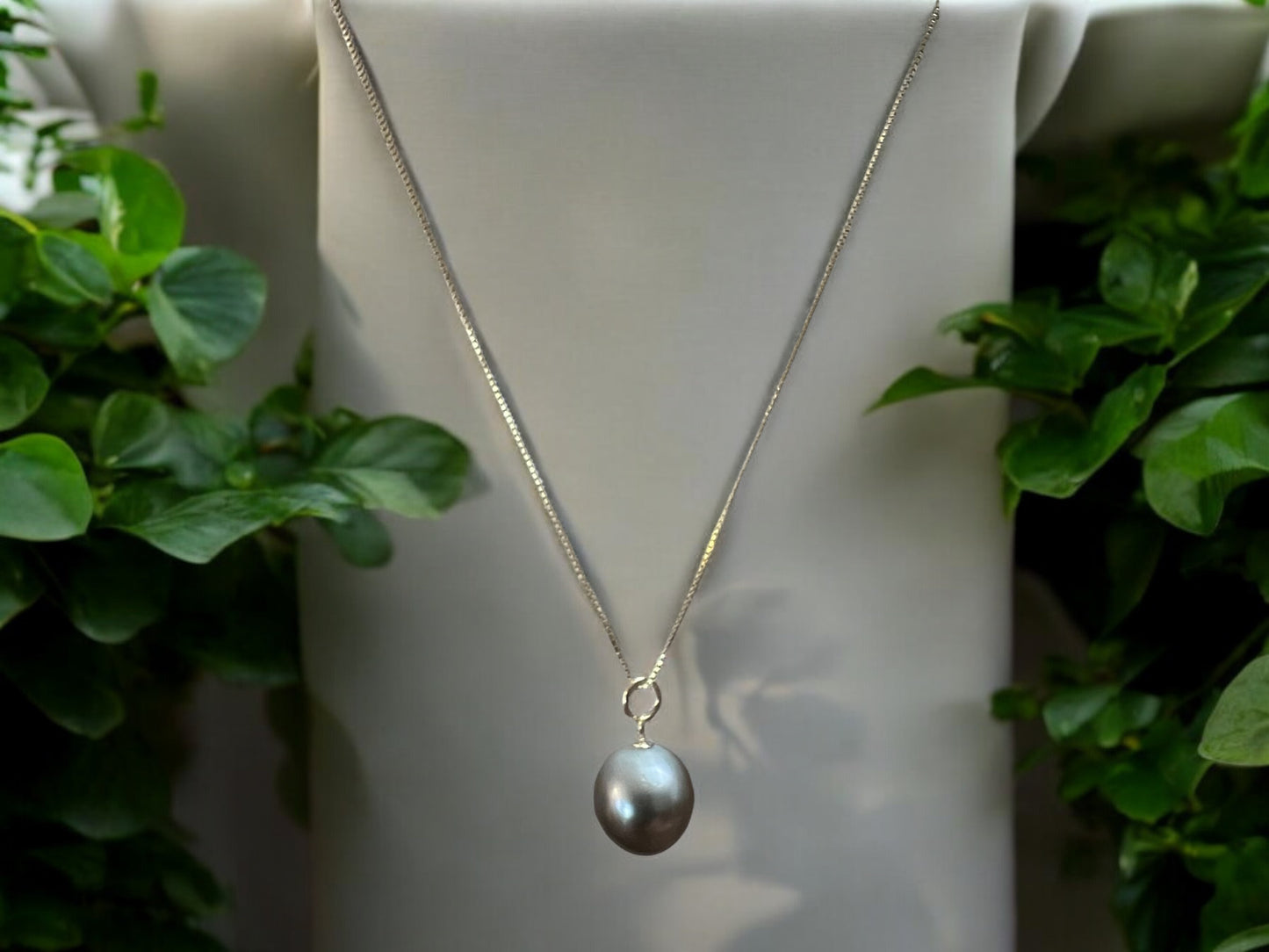 Dainty Tahitian Pearl Pendant Necklace