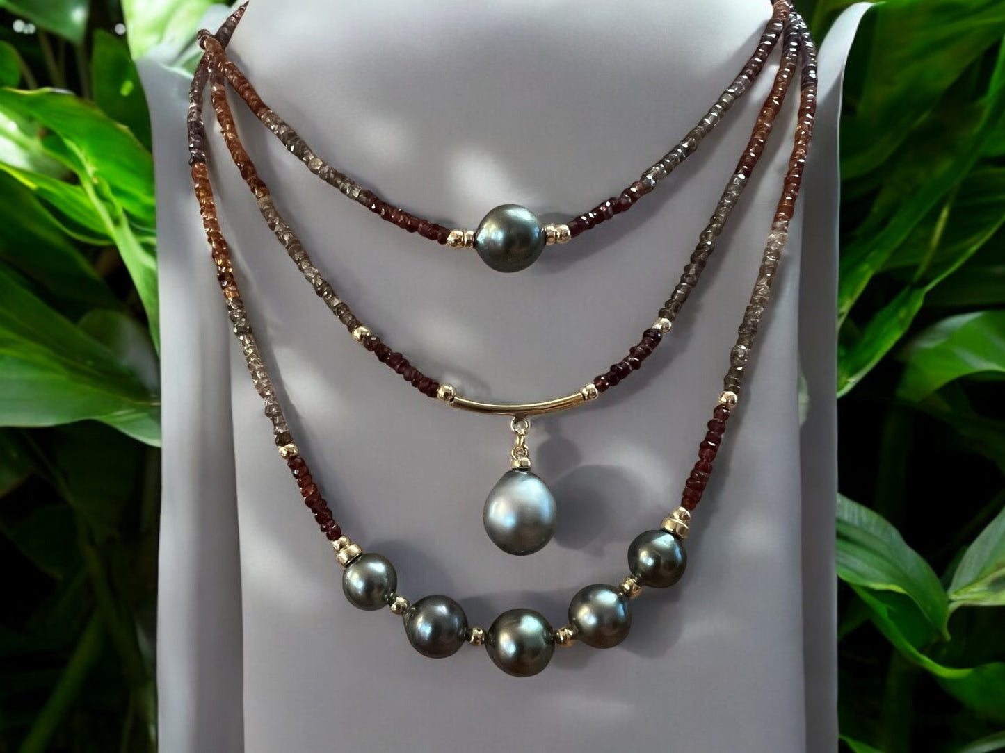 Tunduru Sapphire & Tahitian Goddess Necklace