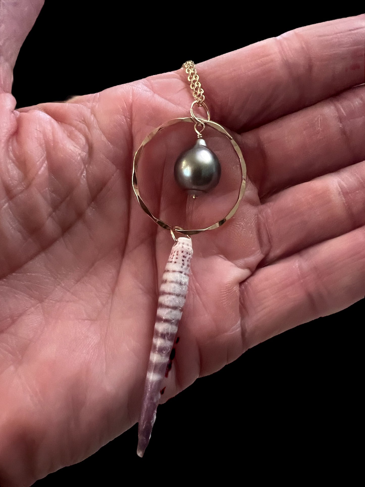 Lavender Wana & Tahitian Pendant Necklace