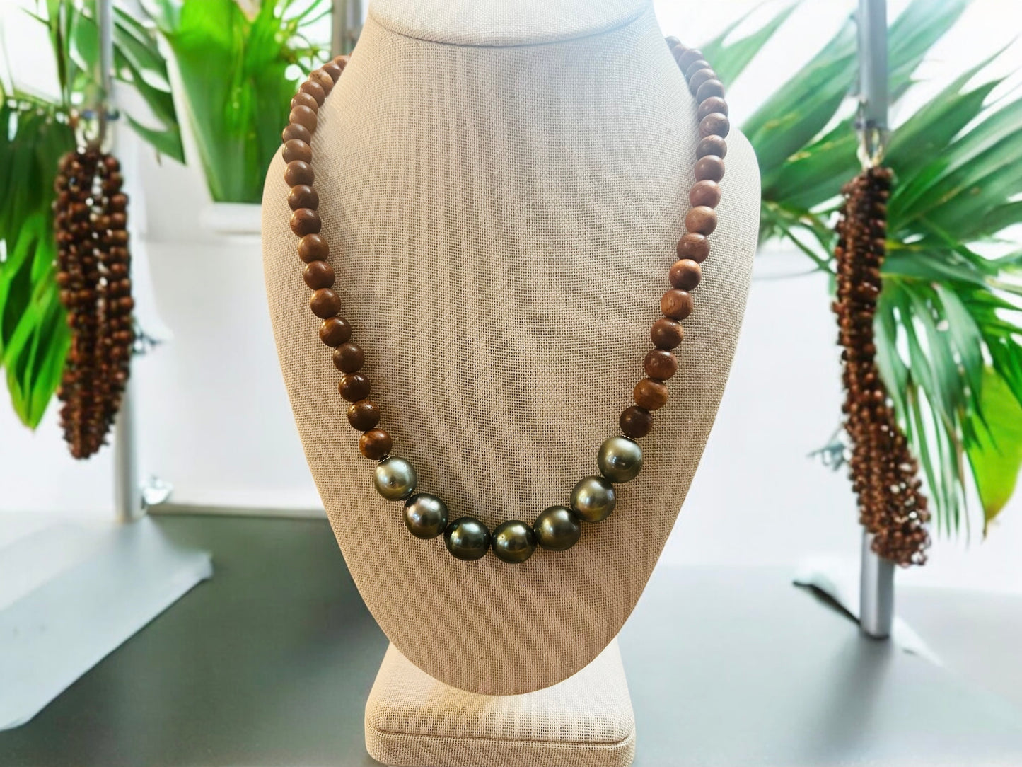 Luxe Sandalwood Necklace
