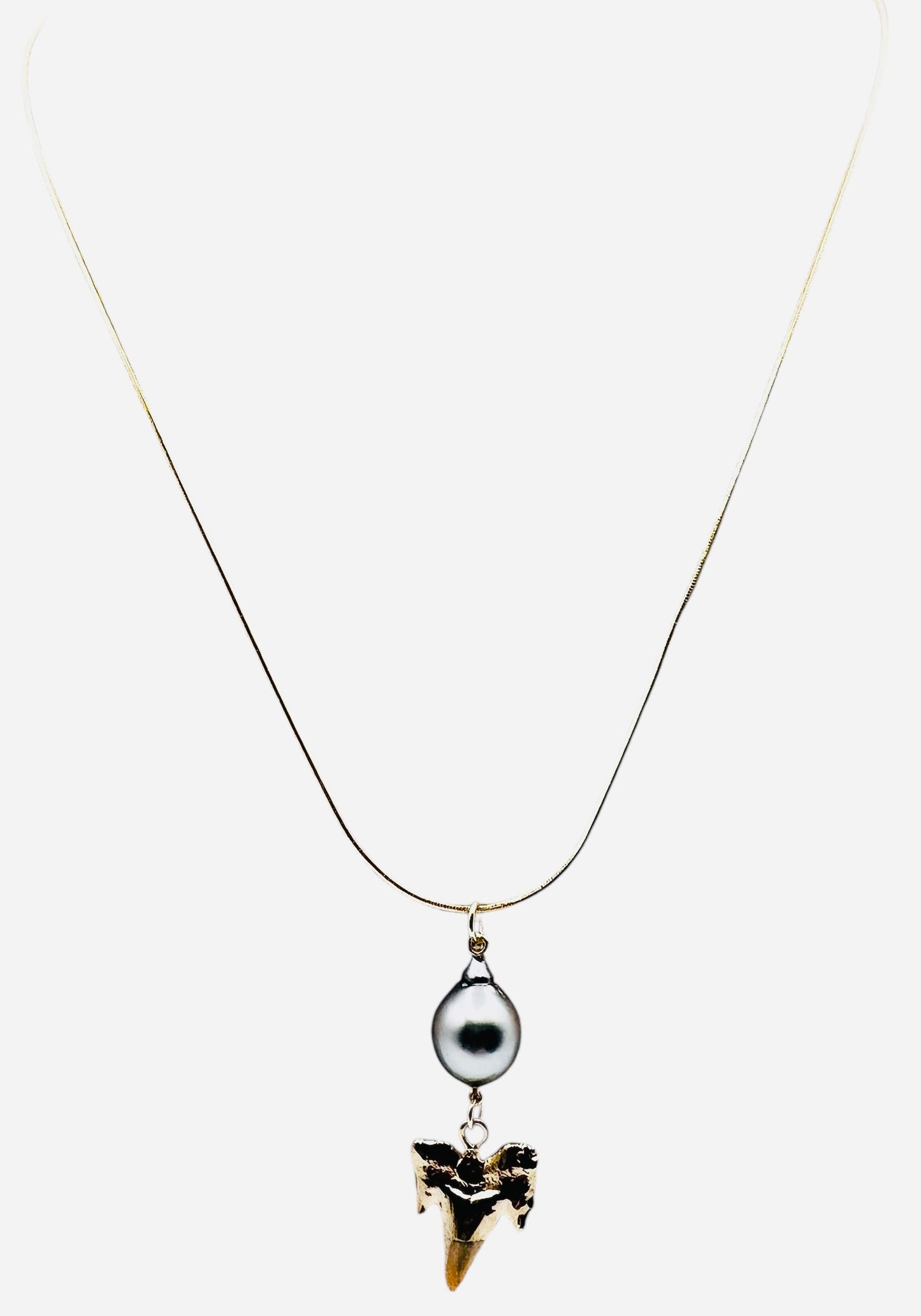 Mano Tahitian Pendant Necklace